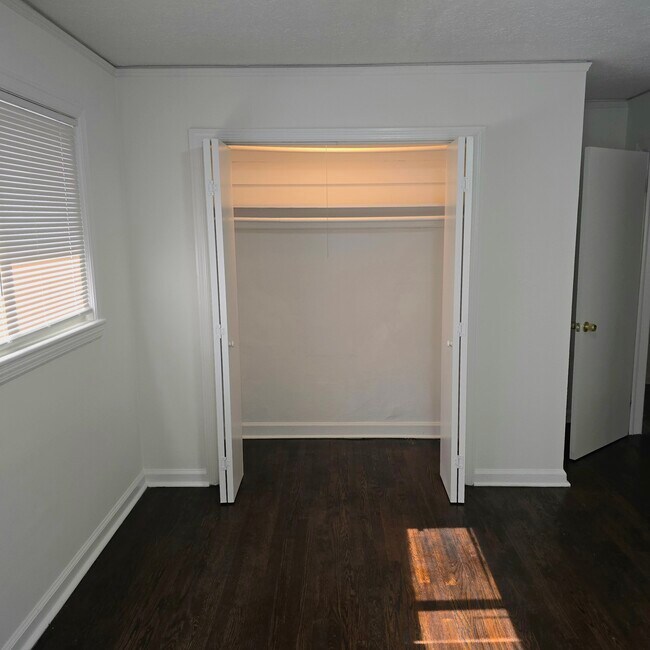 Building Photo - 1831 Shepherd Cir SW