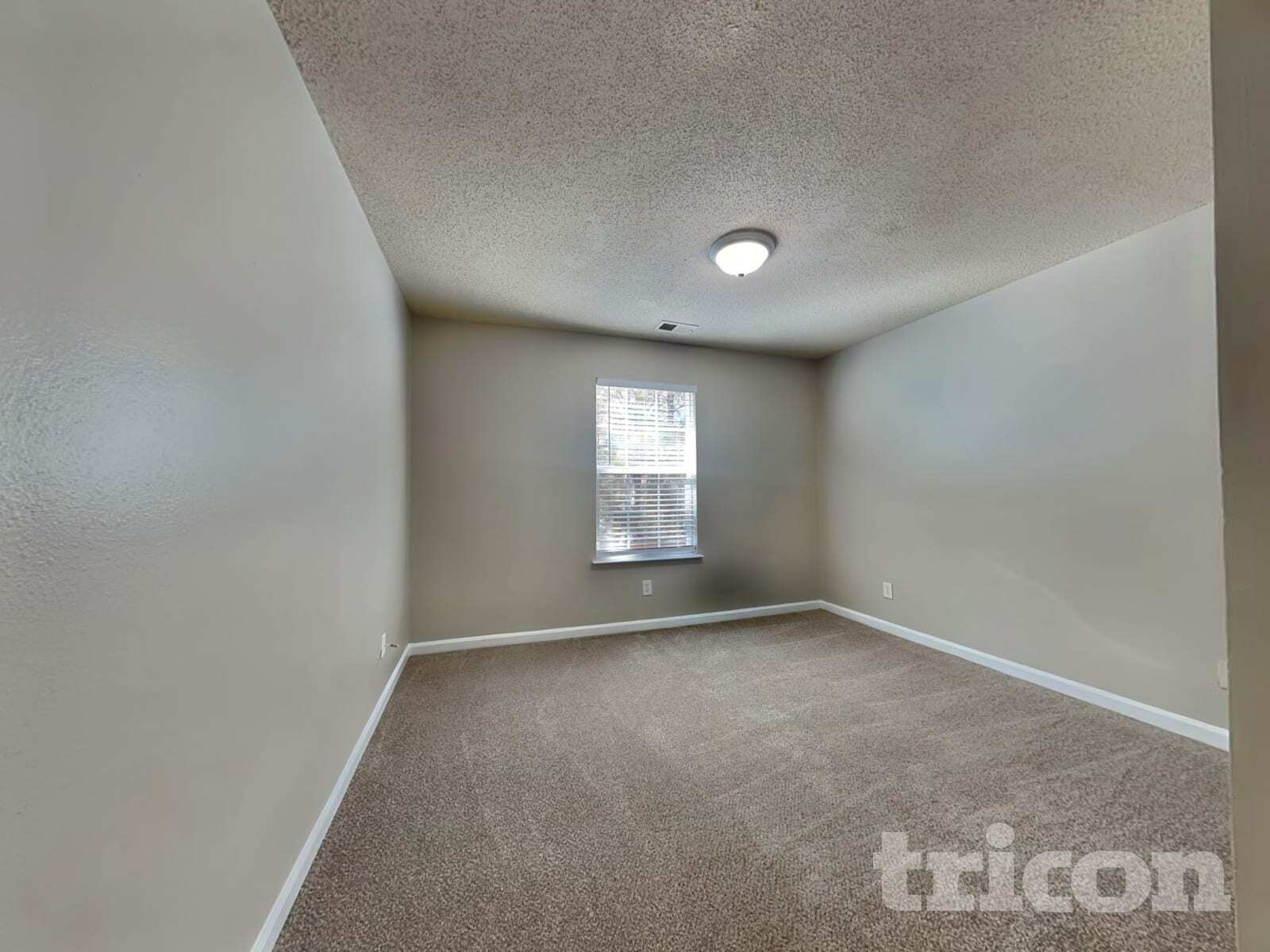 Building Photo - 7360 Old Chapel