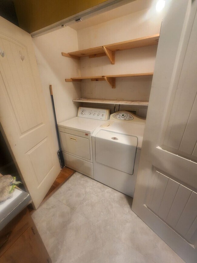 Building Photo - Charming 3 bedroom 1 bathroom home in Bothell!