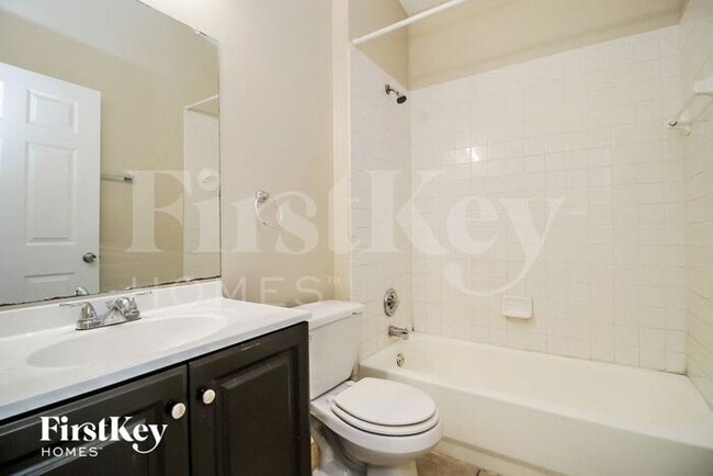 Building Photo - 7507 Groveoak Dr