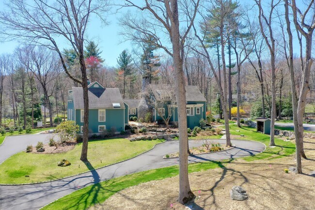 Building Photo - 13 Huckleberry Hill Rd