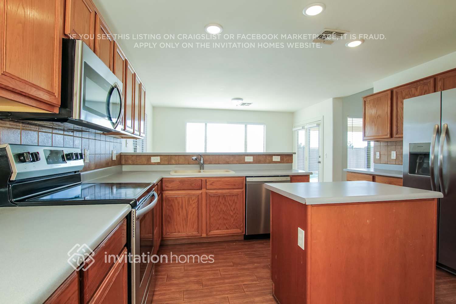 Building Photo - 8255 W Willow Ave