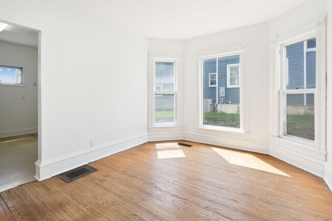 Building Photo - 1120 Washington St