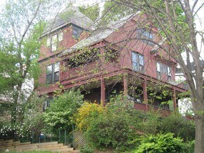 Building Photo - 123 Cushing Ave