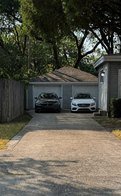 1 Car garage - 10107 Kilarney Dr