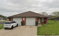 Building Photo - 3203 Raven Dr