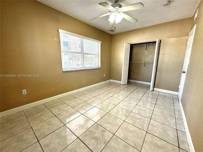 Building Photo - 1837 NW 17th Ave