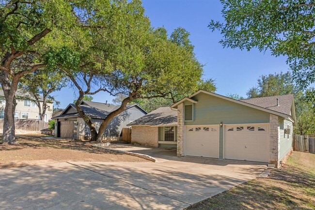 Building Photo - 2923 Norfolk Dr