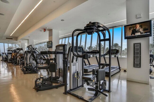 Building Photo - 4391 Collins Ave