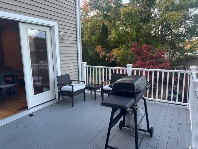 Building Photo - 810 Washington St