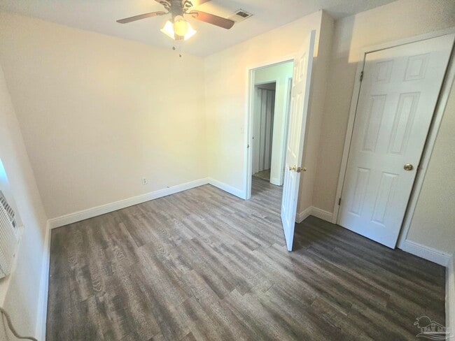 Building Photo - 1731 Knight Dr