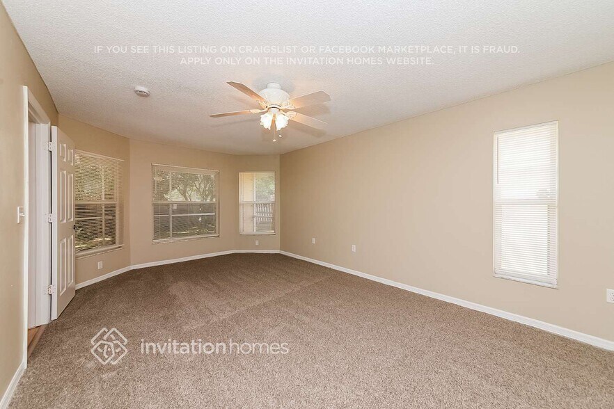 Building Photo - 3613 71st Terrace E