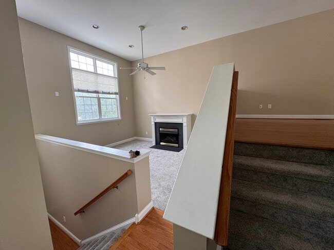 Building Photo - 434 W 5th Ave