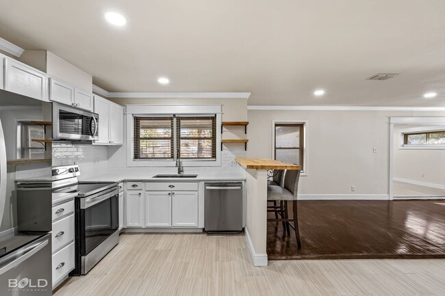 Building Photo - 1606 Joy Dr