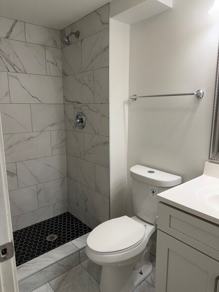 Building Photo - 8106 S Langley Ave