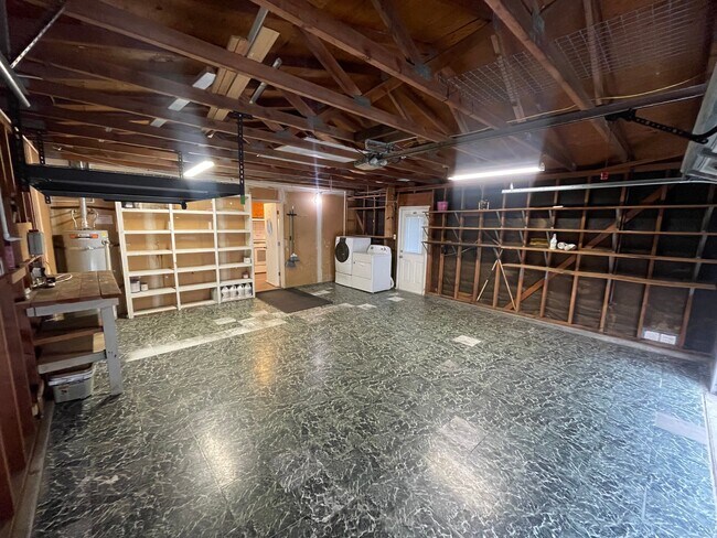Building Photo - 1534 Ventura Way
