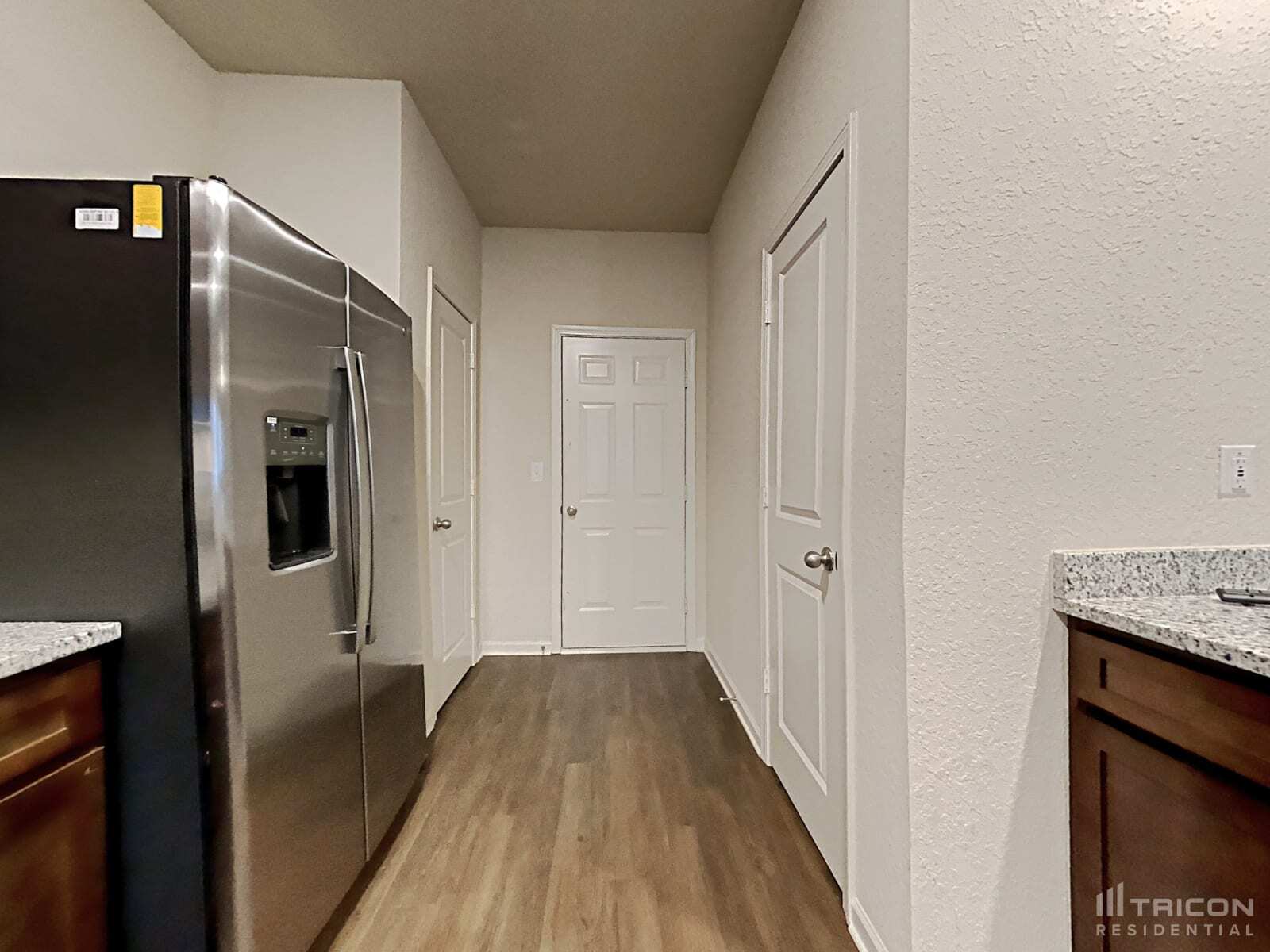 Building Photo - 806 Golden Bell Wy