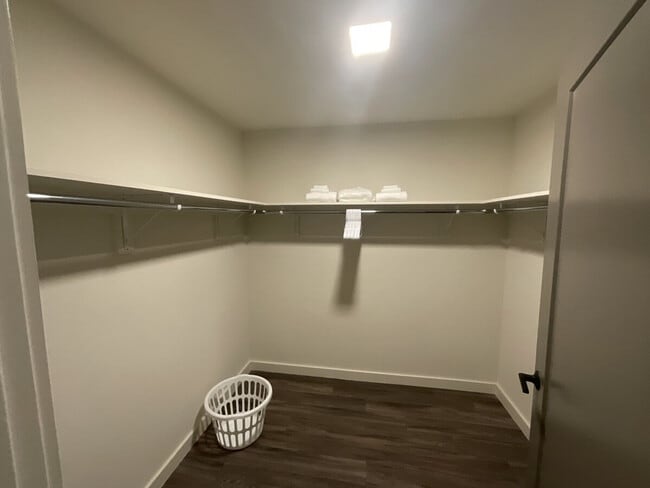 Building Photo - 4903 Edgemoor Ln