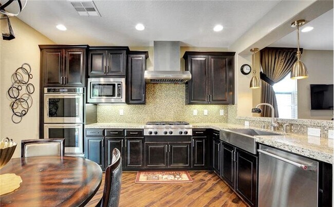 Building Photo - 443 Astillero St