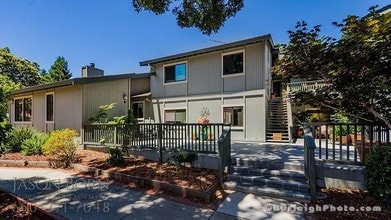 Building Photo - 1150 Pine St