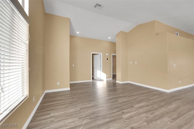 Building Photo - 2329 Avery Dr