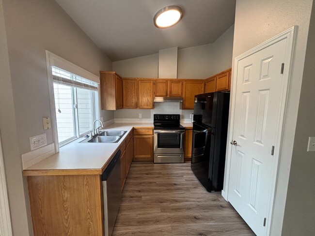 Building Photo - 2229 S Sumac St