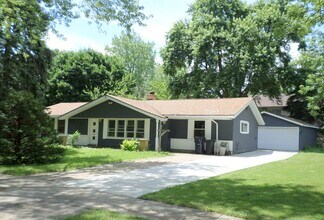 Building Photo - Awesome Single Family Home Available For Rent