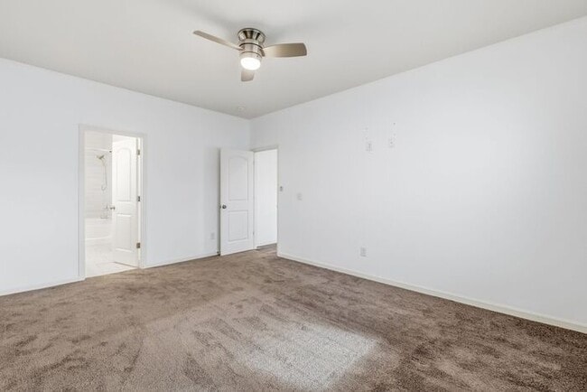 Building Photo - Experience Luxury Living in Reedy Fork