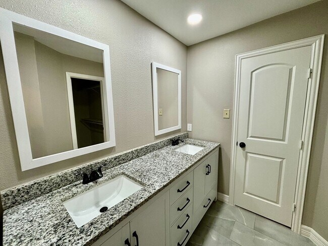 Building Photo - Completely Remodeled 4 bedroom Home