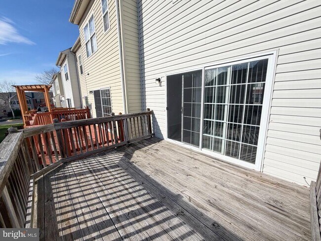 Building Photo - 8316 Green Grass Rd