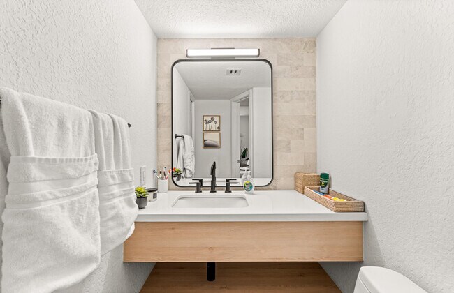 Building Photo - 5200 N Ocean Blvd