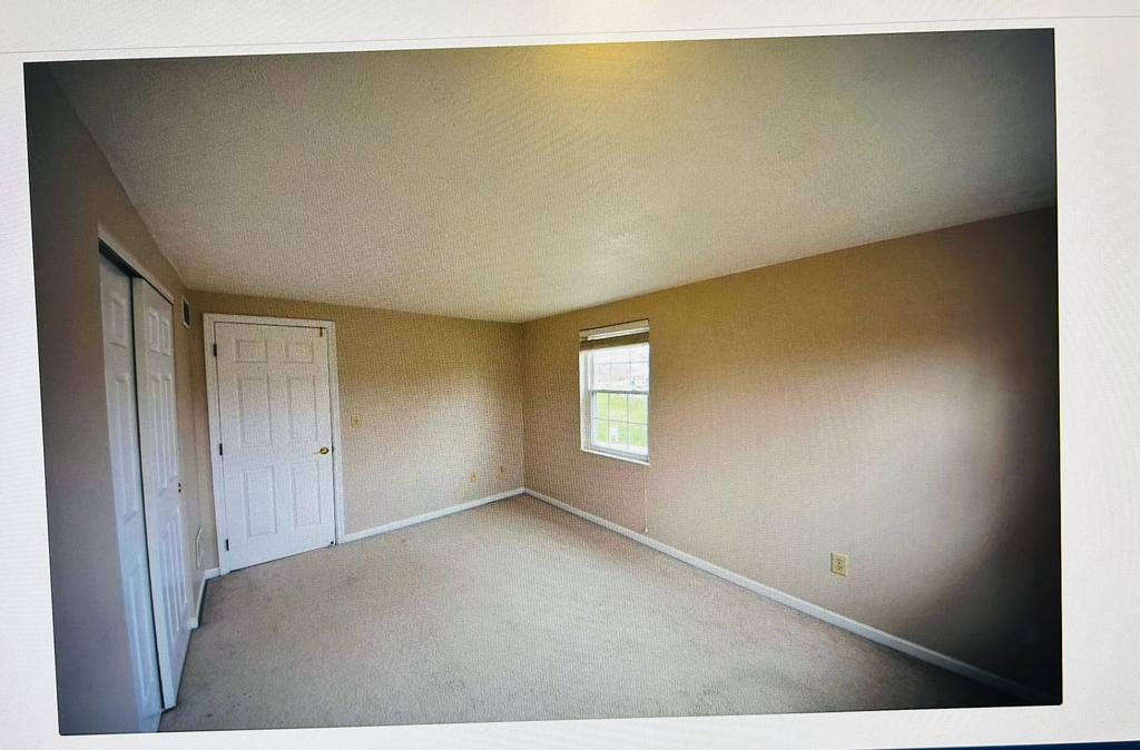 Building Photo - 8051 Hetz Dr