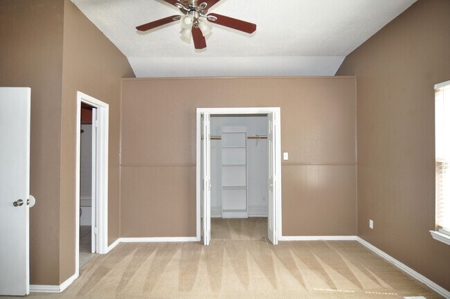 Building Photo - Spacious 3-2 in N. Ft Worth, desirable Kel...