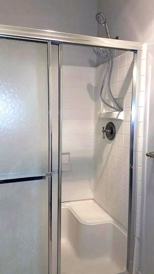 master-bathroom-2 - 305 Dresher Woods Dr