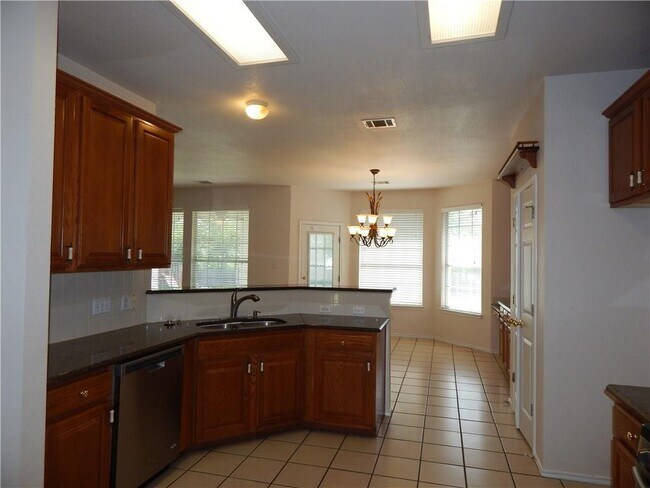 Building Photo - 10909 N Canoa Hills Trail