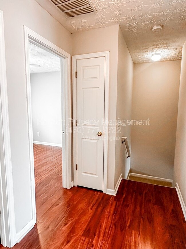 Building Photo - 19 Pearl Chambers Dr