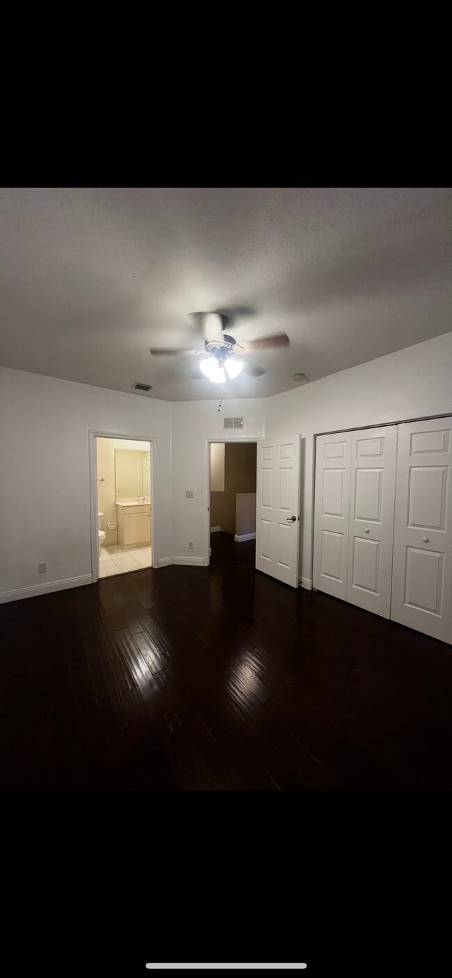 Building Photo - 3240 Fairway Cir