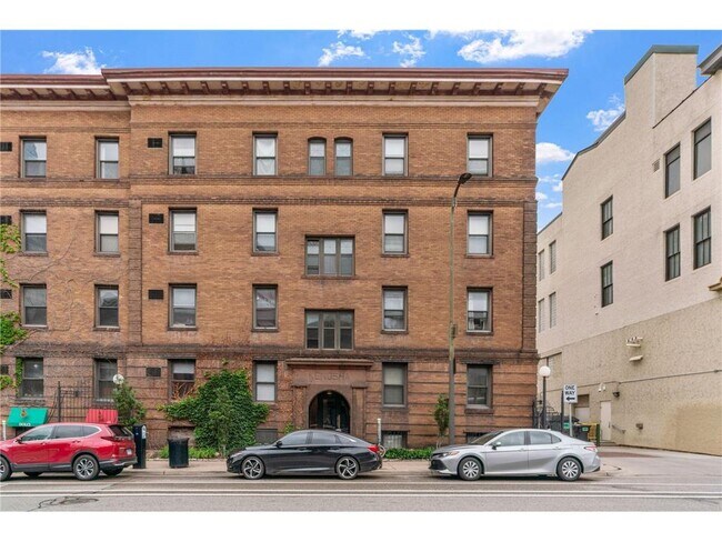 Building Photo - 11 S 12th St