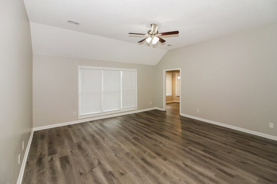 Building Photo - 1433 Siskin Dr