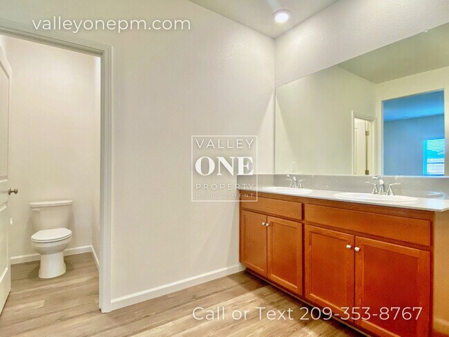 Building Photo - 936 Tipton Ln