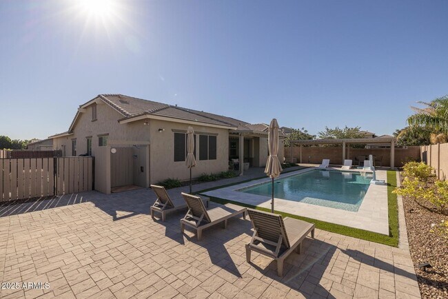 Building Photo - 20194 E Raven Dr