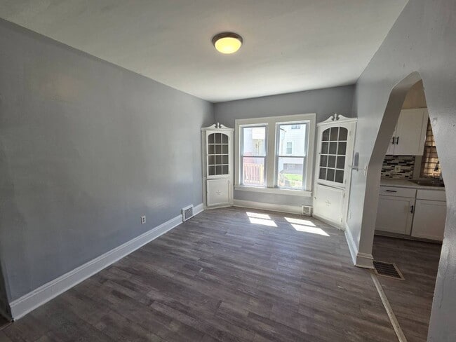 Building Photo - 4008 Ardmore Ave
