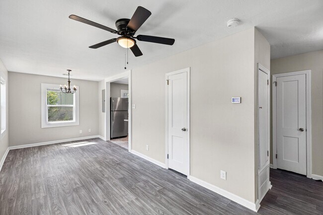 Building Photo - 1831 Catalina Dr