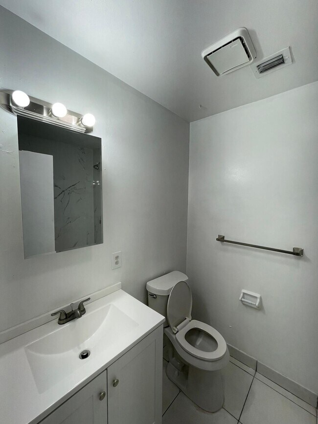 Building Photo - 3529 Coral Springs Dr