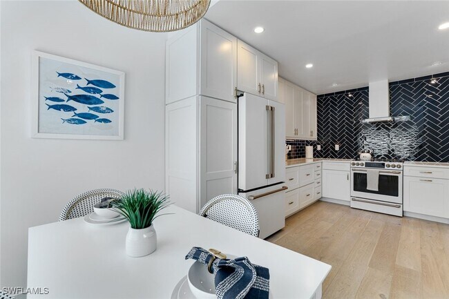 Building Photo - 8345 Excalibur Cir