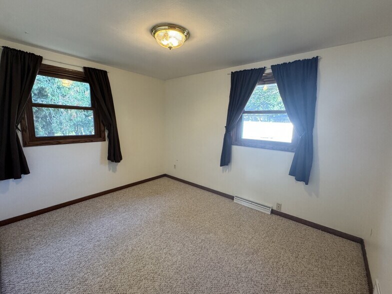 Building Photo - 1798 Chateau Dr