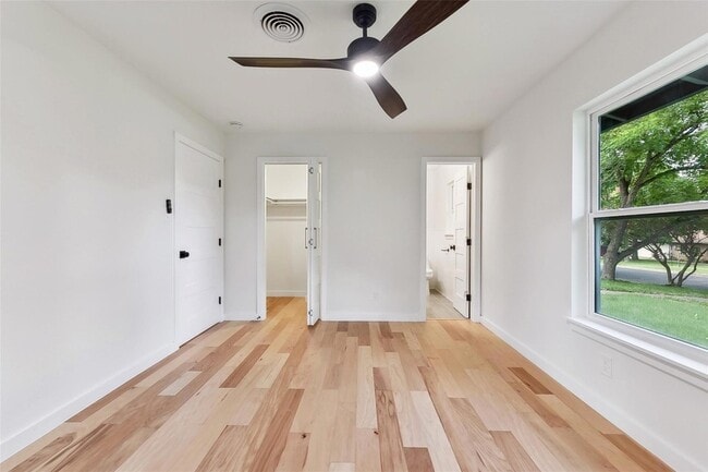 Building Photo - 11900 Dove Haven Dr