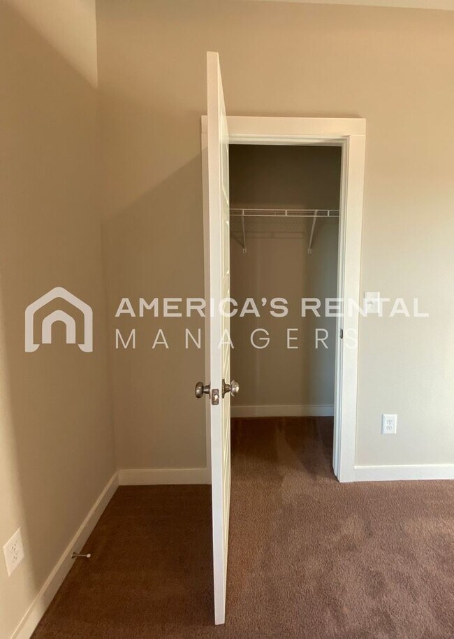 Building Photo - Home for Rent in Weaver AL. Available to V...