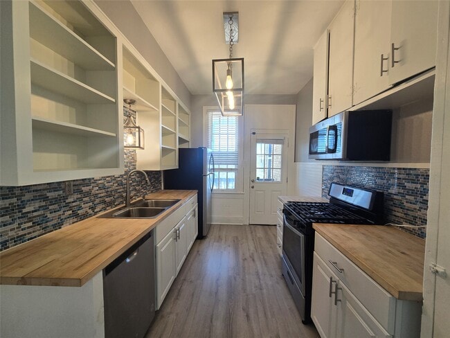 Building Photo - 717 Broadway Avenue J