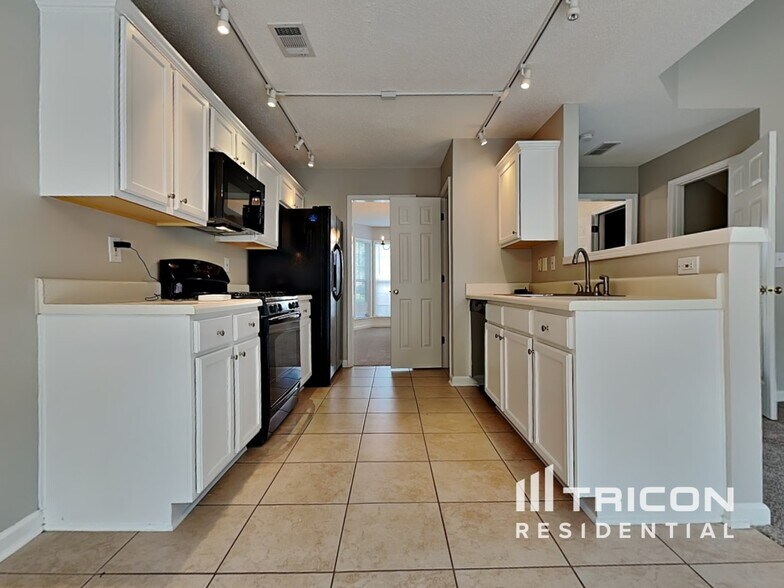 Building Photo - 4408 Shillham Ct